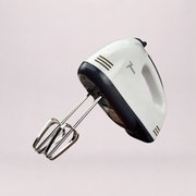 Super Hand Mixer in use